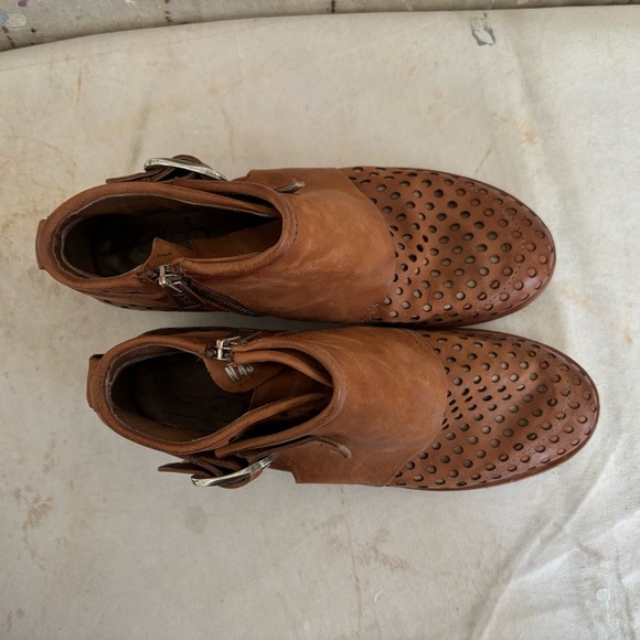 AS98 Zari Zoe Perforated Leather Ankle Boots - Picture 7 of 9